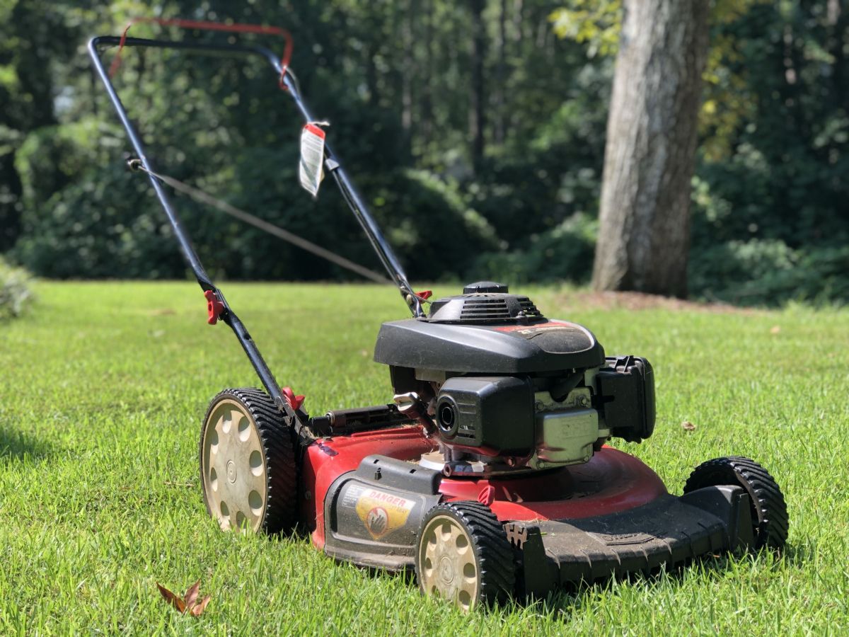 Cleaning And Maintenance Tips For Your Lawn Mower